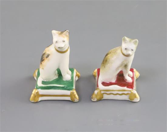 Two Rockingham porcelain toy figures of cats, c.1826-30, H. 3.8cm and 3.5cm